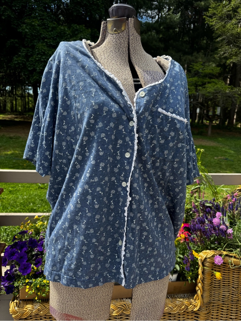 Amanda Stewart blue Floral Button up with lace trim